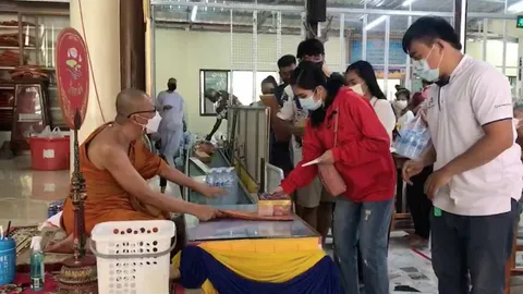 โควิดไม่น่าวางใจ วัดดังระยองนำภูมิปัญญาท้องถิ่น ทำสายพานลำเลียงสังฆทาน