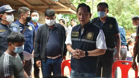 ผู้ว่าฯ เชียงรายเยี่ยมเหยื่อกราดยิงแม่สรวย 3 ศพ ชี้สาเหตุจากคนร้ายเมายา