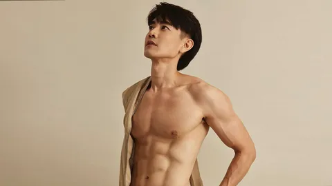 “ฟลุค-จิระ” เขินหนัก แฟนละครเล่ห์ลุนตยา แอบส่องไอจี คอมเมนต์แซว แด๊ดดี้หุ่นแซ่บ