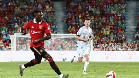 ในทีมสอบตกหมด สื่อเผย แมนยูฯ ใกล้ได้ "แข้งริมเส้นฝั่งขวา" คนใหม่เติมแกร่ง (คลิป)