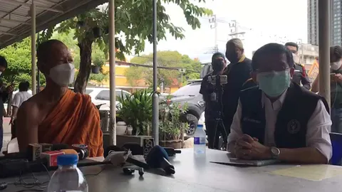 ผอ.เขตธนบุรี พบเจ้าอาวาสวัดบางสะแกนอก ปมใช้เสียงดัง ชุมชนพร้อมปกป้องวัด