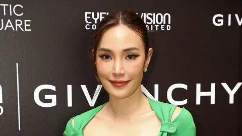 “เมย์-พิชญ์นาฏ” เล่าทริปสุดแซ่บใส่ชุดว่ายน้ำสู้แดด ไม่กดดันคนลุ้นอยากให้แต่งงาน (คลิป)