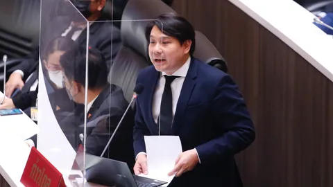 ก้าวไกล แฉ “ประยุทธ์” อาชญากรไซเบอร์ สั่งซื้อ 3 สปายแวร์ระดับโลกสอดแนมประชาชน (คลิป)