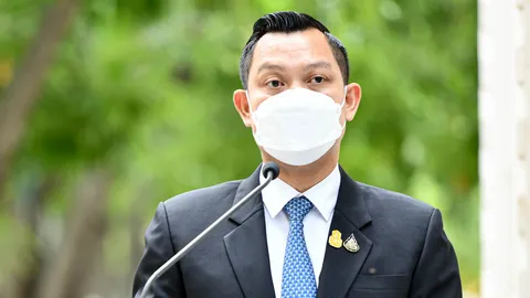 โฆษกรัฐบาล ฟาดกลับ “ปดิพัทธ์-วิรัตน์” ก้าวร้าว ขาดวุฒิภาวะ ไร้มารยาท