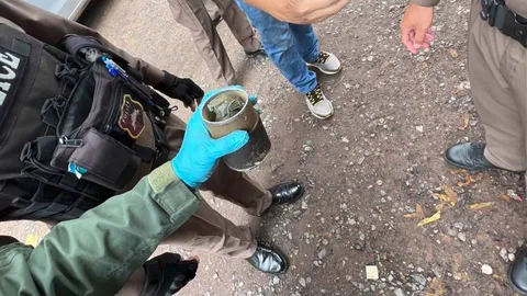 ตร.ภูธรภาค 4 พบระเบิดเอ็ม 61 แบบที่ชายเร่ร่อนจี้ตัวประกันขอนแก่นอีกลูก