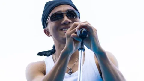 แนวเพื่อชีวิต เผยชื่อเพลง-ความหมาย "ชนาธิป" ร้องคู่กับ "ปธ.ฟรอนตาเล" (คลิป)