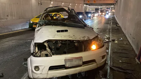 กลุ่มสาวขับรถกลับจากเที่ยว ก่อนคว่ำในอุโมงค์เกษตร เจ็บระนาว 8 คน