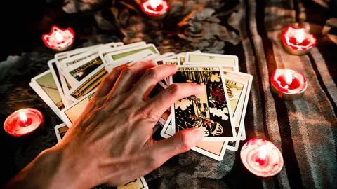 ดูดวงไพ่ยิปซี รายปักษ์ 1-15 สิงหาคม 2565 การเงิน การงาน ความรัก ครบทั้ง 12 ราศี