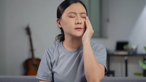 อาจไม่ใช่ลางบอกเหตุ "ภาวะตาปิดเกร็ง" หนังตากระตุก สัญญาณบอกโรค