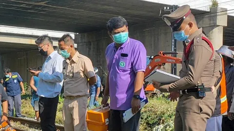 ม้าเหล็กขยี้ "พลเมืองดี" ช่วยคนล้มบนรางดับคู่