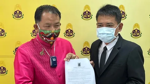 “ศรีสุวรรณ” ยื่น ป.ป.ช.เอาผิดอาญา-จริยธรรมร้ายแรง ส.ส.กินกล้วย เซ่นปมไลน์หลุด