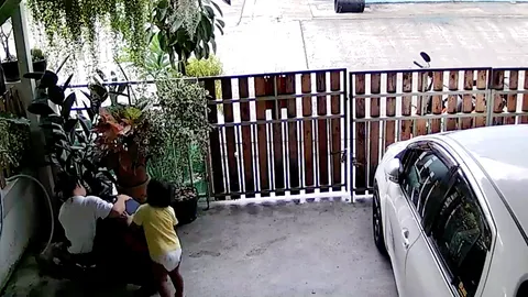 คลิปไวรัล หนุ่มตกงานกลับมาบ้าน ในวันที่ท้อยังมีลูกเมียปลอบใจ