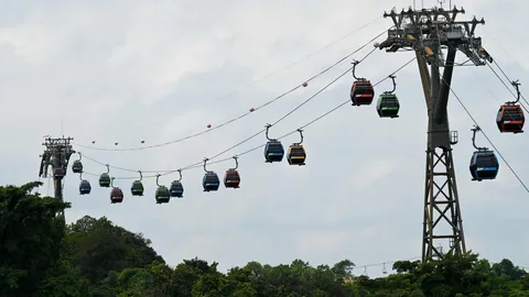 กระเช้าลอยฟ้าสิงคโปร์ขัดข้อง นทท.ติดอยู่นานกว่าครึ่งชั่วโมง