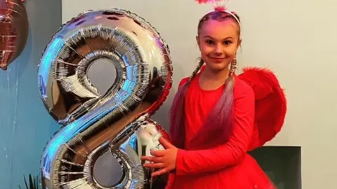 ฆ่าได้ลงคอ ตร.อังกฤษจับ 2 ชายต้องสงสัย คดี ด.ญ. 9 ขวบถูกแทงดับสลด