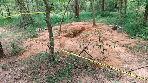 คดีโหดฆ่าฝังดิน 2 ศพ ให้ ตม.-ทะเบียนราษฎร์ เช็กลายนิ้วมือ คาดรู้ตัวเร็วๆนี้