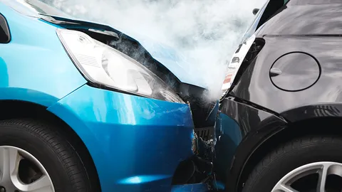 รถขับตัดหน้าบนสะพานข้ามแยก เกิดอุบัติเหตุชนท้ายบ่อย วอนแขวงทางหลวงติดตั้งกรวยจราจร