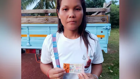 ถูกหวย 12 ล้าน บึงกาฬ สองสามีภรรยาดวงเฮง เลขทะเบียนรถ 5094 ให้โชคก้อนโต