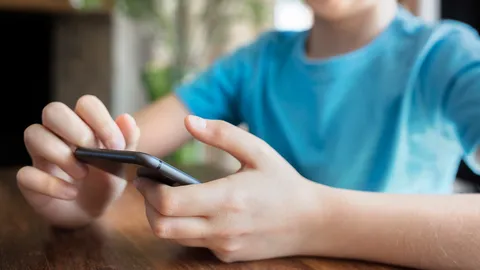 ยุค “เลี้ยงลูก” ด้วย “มือถือ” ผลดี “มหันต์” ผลร้าย “อนันต์”?