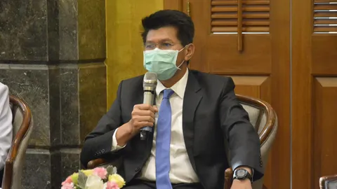 “สาธิต” ย้ำ กฎหมายลูกที่ถูกต้องคือหาร 100 ภาวนาไม่ให้กระทบเลือกตั้ง