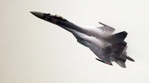 จีนประกาศซ้อมรบรอบไต้หวัน ส่ง Su-35 บินข้ามช่องแคบ ตอบโต้เพโลซีมาเยือน