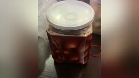 ตกใจแรง เปิดคลิป "หอยแครงดอง" ระเบิดใส่ ผ่านไป 1 คืนกลิ่นยังตราตรึง