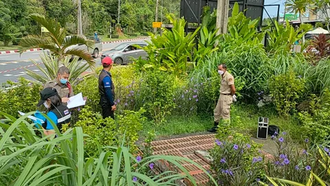 แม่ใจร้าย คลอดแล้วทิ้งลูก ถูกน้ำซัดลอยมาติดท่อระบายน้ำ สภาพน่าเวทนา