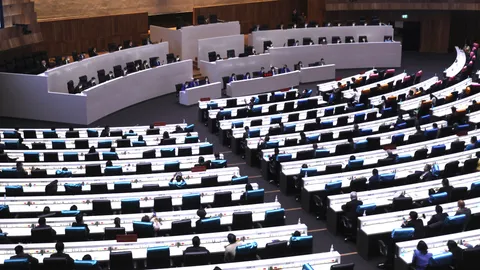 สภาล่ม ไปไม่ถึงร่างกฎหมายลูกเลือกตั้ง ส.ส. จน ส.ว.ท้าให้นายกฯ ยุบสภาไปเลย