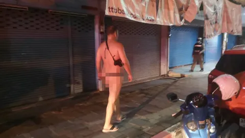 แตกตื่น ฝรั่งร่างยักษ์ สะพายกล้อง แก้ผ้าโทงเทงเดินเที่ยวพัทยา (คลิป)