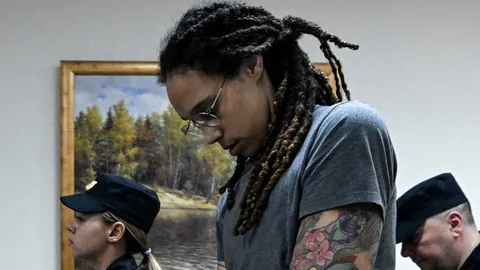 ศาลรัสเซียตัดสินจำคุกนักบาสหญิงสหรัฐฯ 9 ปี ฐานลักลอบขนยาเสพติด