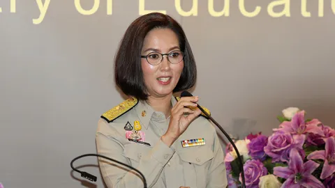 “ตรีนุช” ชี้เพิ่มรายหัวนักเรียนไม่ใช่หาเสียง