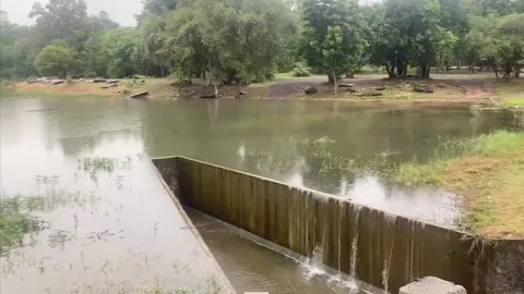 ฝนตกทำอ่างเก็บน้ำ 3 แห่งในโคราชล้นเกินความจุแล้ว แต่ยังไม่กระทบท้ายอ่าง