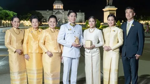 คู่หวานดั่งนมข้นตรามะลิ ในงานหมั้นอันแสนอบอุ่นที่กลายเป็นทอล์ก ออฟ เดอะ ทาวน์