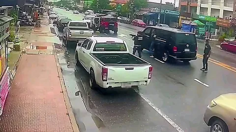 ดวลกลางเมือง (คลิป)