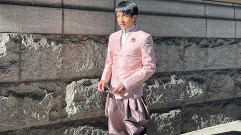 เต๋า ภูศิลป์ ใส่ชุดไทยบินลัดฟ้า ร่วมงานกฐินที่ออสเตรเลีย 