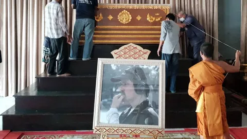 เผยวิโรจน์ ทองชิว ผกก.หนัง พ่อน้ำตาล เดอะสตาร์ เลือดออกในสมองเสียชีวิต