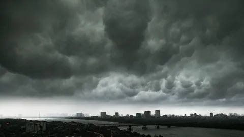 อ่วม พายุมู่หลานถล่มเวียดนาม คาดปีนี้ เตรียมเจอพายุเข้าอีกนับ 10 ลูก