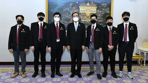 ทีมหุ่นยนต์กู้ภัย iRAP Robot มจพ. เข้าพบ พลเอกประยุทธ์ จันทร์โอชา นายกรัฐมนตรี