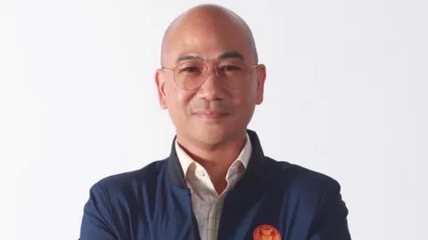 "พนิต" แนะ ส.ส.ใช้เวทีสภาอย่างมีเกียรติ ติงอย่าเล่นการเมืองกันข้างนอก