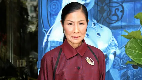 "กอบกาญจน์ วัฒนวรางกูร" ชวนกรรมการจัดเลี้ยงขอบคุณอดีตประธานสภาสตรีฯ