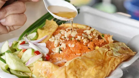 สุดยอดร้านเด็ด “ขนมเบื้องญวน” ในดวงใจ “ขนมเบื้องญวนยายแดง”
