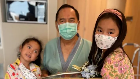 ปู่ไพวงษ์ แฮปปี้ น้องปีใหม่ ไปให้กำลังใจถึงโรงพยาบาลเข้าผ่าตัดหัวเข่า