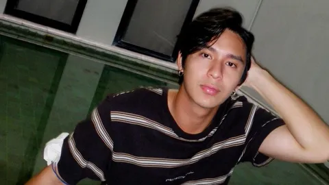 สายสืบต้องทำงาน เมื่อ "โดนัท ภัทรพล" ลงรูปกุหลาบช่อโตแต่ไม่กี่วิก็ลบไป