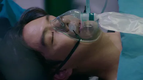 “ปราง” น้ำตาท่วม “ฟิล์ม” ถูกยิงอาการสาหัส เป็นตายเท่ากัน ลุ้นบทสรุป “ฟ้าเพียงดิน”