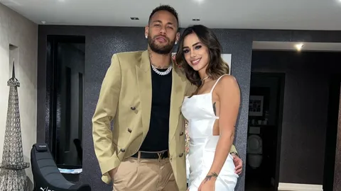 แฟนสาว "เนย์มาร์" ประกาศเลิกกลางโซเชียล ท่ามกลางกระแสฝ่ายชายมีหญิงทักชวนไปห้อง