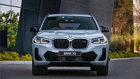  โชว์หรู ไม่ไหวจะเคลียร์ แพรรี่ ไพรวัลย์ ควักเฉียดสี่ล้าน ถอย BMW X3 xDrive 30e Plug in Hybrid 