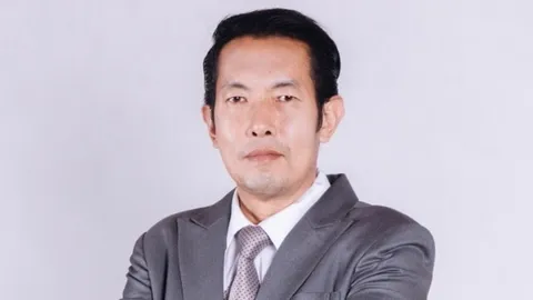 "ไทยสมาร์ท" ซัดนักการเมือง สนแต่วาระ 8 ปี-ยุบสภา เมินช่วยน้ำท่วม ปชช.