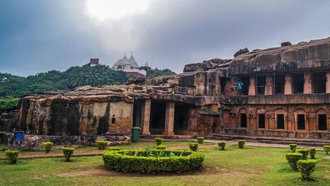 ตามรอยพระพุทธเจ้า..ในแดนพุทธภูมิ ผ่านสังเวชนียสถานแห่งใหม่ใน 8 รัฐ