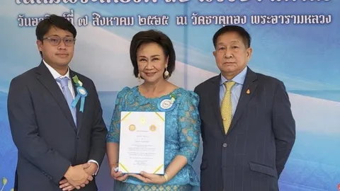 หญิงเก่ง "ชาลอต โทณวณิก" รับประกาศเกียรติคุณในวันแม่