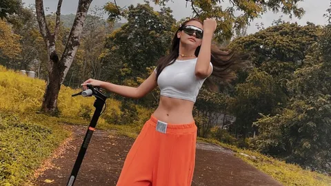 ปุ๊กลุก อวดเอวบางกล้ามท้องแน่น บอกถ้าชอบหุ่นสมบูรณ์เชิญทางนี้