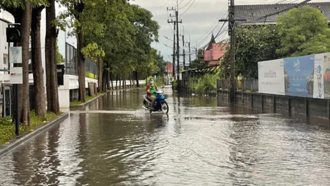 ฝนตกท่วมในเขตเทศบาลเมืองปราจีนฯ ลดแล้ว แต่แม่น้ำปราจีนฯ สูงต่อเนื่อง